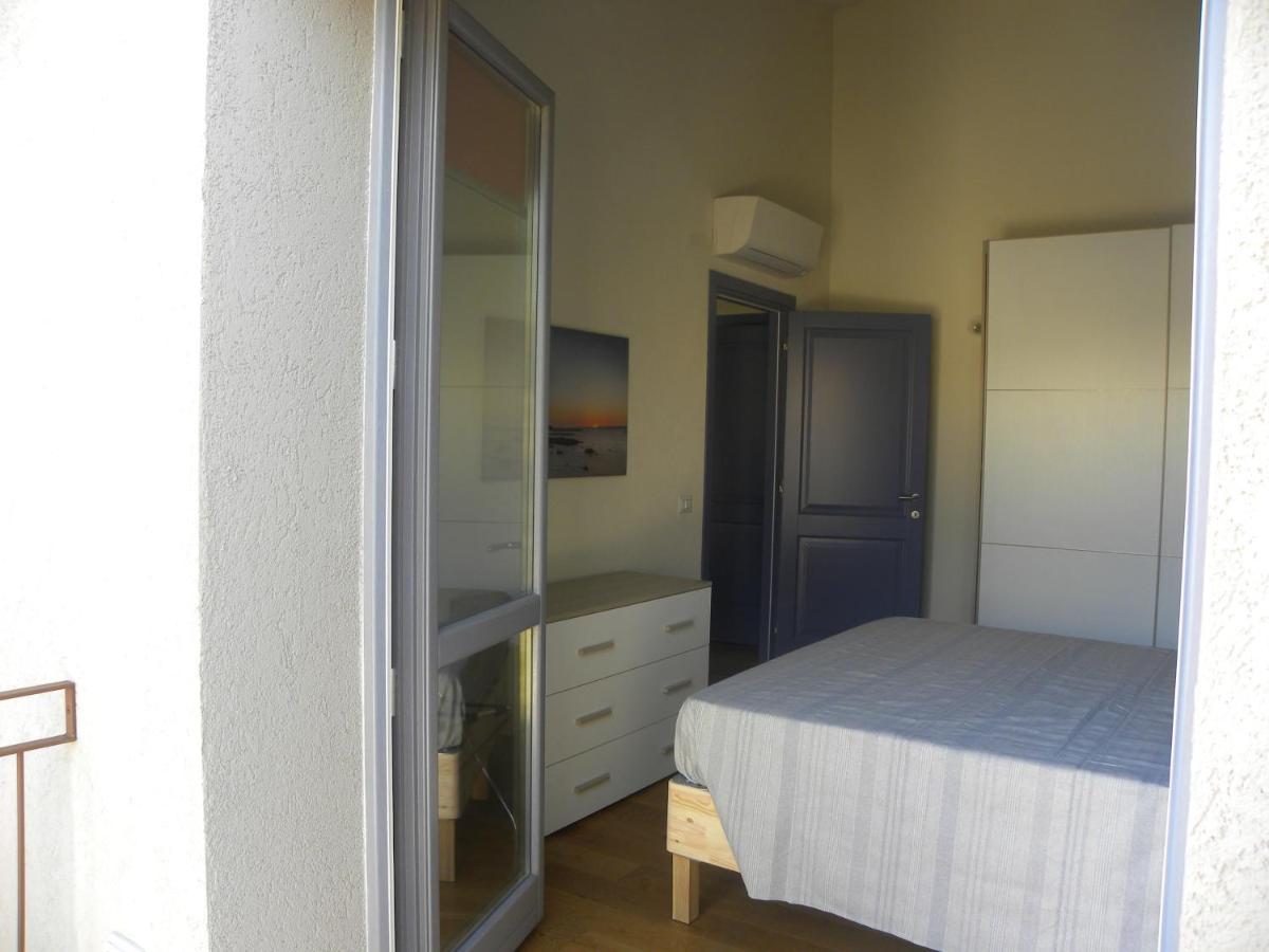 Petra Magica Apartamento San Pantaleo Exterior foto